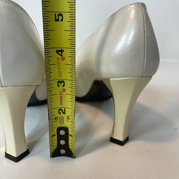 Stuart Weitzman Off White Pump w/Gold Mirror Heels 8.5 B - Picture 7 of 8